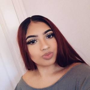 Meet your Posher, Nuvia